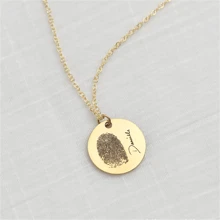 Collar con dije del texto de la escritura a mano real personalizada, dije de disco con escritura a mano personalizada, charms personalizados para planificador, ramos de boda, regalos conmemorativos