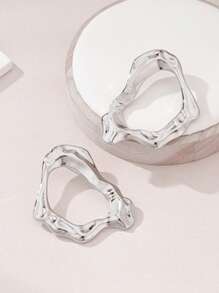 1 Pair Asymmetrical Hollow European & American Style Stud Earrings