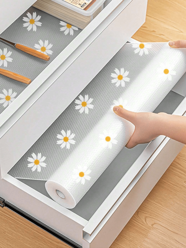 1 Roll Drawer Liner, Shelf Liner, Cabinet Liner, Non-Slip Liner, Refrigerator Liner, Daisy Pattern, Grip Bottom, Waterproof, Cut To Fit, Easy To Clean, Home Organization, Kitchen Storage, Pantry, Spring Decor, Homemaker, Adult, Practical, Functional, Durable, Stylish.