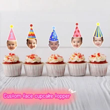 Decoración personalizada de tapa de magdalena con cara - Decoración de fiesta de primer cumpleaños, recorte de cara, decoración de pastel personalizada, decoración de cumpleaños, tapa de magdalena con cara, magdalena con cara personalizada, primer cumpleaños, decoración de cumpleaños, cara en un palo, tapa imprimible, decoración de fiesta, fiesta de cumpleaños, tapa editable, tapa con cara, fiesta de perro, fiesta de cumpleaños, tapa de magdalena, multifuncional, ornamental, de alta calidad, organizador de viaje - Multicolor - Ver 1
