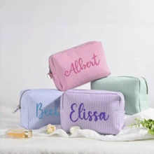 個性化刺繡泡泡紗化妝包，伴娘禮物，新娘派對禮物，客製化盥洗包，化妝包，個性化姓名化妝包，字母刺繡化妝包，伴娘禮盒，旅行收納包，母親節禮物，畢業禮物 - 彩色 - 查看 4