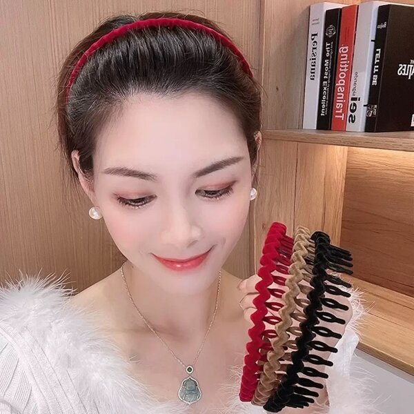 1/2/3 Stück neue 3-farbige Haarreife, acrylische samtbezogene einfarbige Haarkämme, Haarspangen für das Gesichtewaschen, minimalistische wellige Zahn-Haarklammern, Haarzubehör, Haarstyling-Tools, Beauty-Accessoires, Locken-Haarzubehör für Frauen, Herbst, Reisen, Haarzubehör, Accessoires für Frauen, Haarsachen, Herbst, Haar, Haarzubehör, Accessoires, Haarzubehör für Frauen, Reisen, Haarzubehör, Accessoires für Frauen, Haaraccessoire, Haarzubehör für Frauen, Haarstyling-Tools, Haarsachen, Sachen, Beauty-Accessoires, Geschenke, Reisen, Geschenke für Frauen, Haarsachen, Strumpfwaren-Füllungen