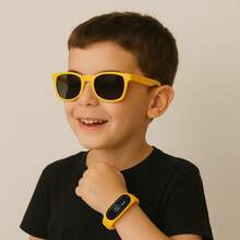 Combo Estilo Infantil Boné + Óculos Colorido + Relógio LED – Para Crianças de 3 a 9 Anos Kit Influencer - Vermelho - Visão 8