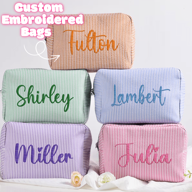 Borsa per trucchi personalizzata ricamata in seersucker, regalo per damigella d'onore, regalo per la festa nuziale, regalo per lei, borsa da toilette personalizzata, borsa per cosmetici, borsa per trucchi personalizzata con nome, organizer per trucchi personalizzato, borsa per trucchi con monogramma, scatola per damigella d'onore, multifunzionale, ornamentale, lettera, colore unito, raffinata, elegante, vintage, moderna, colorata, casual, morbida, unica, personalizzata, personalizzata, ideale come regalo per lei, fidanzata, amici, elegante autunno, decorazione autunnale
