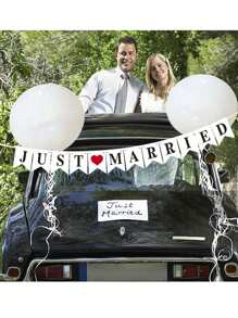 13pcs Banner JUST MARRIED Red Heart Pull Flower, Wedding Party Backdrop Decoration, Party Wedding Decoration Vintage Pull Flower, Suitable For Wedding Wedding Engagement Decoration Pull Flower Valentine's Day Proposal Decoration