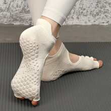 1 paire de chaussettes de yoga Pilates pour femmes à doigts séparés antidérapantes, chaussettes de fitness de danse et de sport, chaussettes de Pilates mignons en silicone amortissant les chocs, chaussettes courtes à bout ouvert sans dos, modèles fins, convenant à un usage sportif
