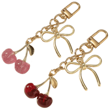 Accessoires de sac, porte-clés, breloques pour sacs à main, 1 pièce Porte-clés unisexe en forme de cerise rouge avec un pendentif nœud à la mode, accessoire de sac à main de luxe pour Halloween et la Saint-Valentin, 1 pièce pendentif en forme de cerise en cristal, nouveau gros pendentif en forme de cerise avec attache pour porte-clés, breloque porte-clés en résine et métal en forme de cerise scintillante pour femmes, portefeuilles et sacs pour la Saint-Valentin