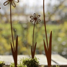 4 szt. zardzewiałych metalowych palików do kwiatów - zardzewiała sztuka ogrodowa, dekoracyjne akcenty trawnikowe, zewnętrzne metalowe dekoracje roślinne na patio, trawnik i ogród, dekoracje patio