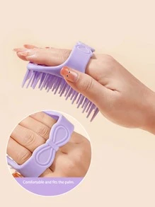 Convenant aux hommes et aux femmes, ce peigne de massage doté d'un design aéré et d'une poignée portable convient à une utilisation mouillée et sèche. Il a les fonctions de masser le cuir chevelu et de nettoyer les cheveux.