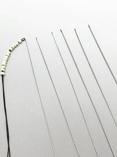 Bộ 5 kim móc hạt pha lê 26cm, nhiều kích cỡ 0.4-0.9mm, thân kim được đánh bóng mịn, không có gờ, không làm tổn thương tay hoặc hạt, thích hợp để làm vòng tay, vòng cổ, phụ kiện tóc và móc ren, tua rua, v.v.