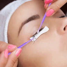 200 Stücke (rosa und lila) Micro-Applikatoren Pinsel für Makeup und Körperpflege, Micro-Wattestäbchen für Wimpernverlängerungen, Lippenstift und präzise Makeup-Anwendung (Kopfdurchmesser: 2mm)
