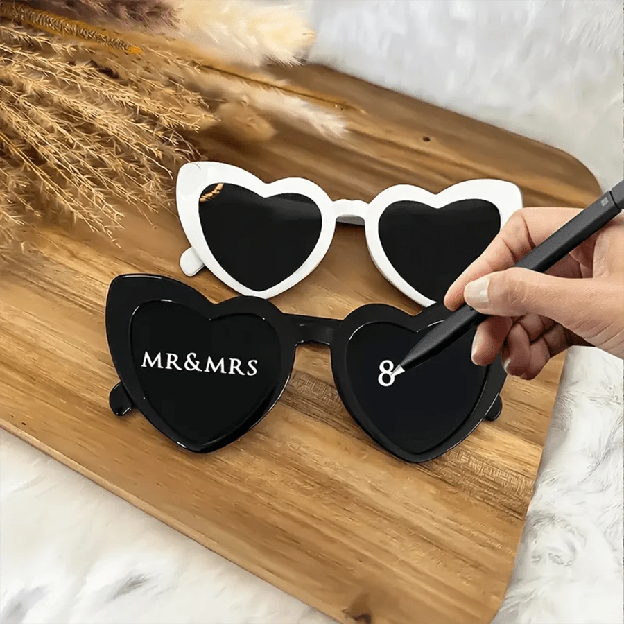 1/5 pezzi Occhiali a forma di cuore alla moda - Realizzati in materiale policarbonato - Disponibili in nero e bianco - Personalizzabili con pennarelli a olio colorati per il fai-da-te - Accessori da matrimonio, oggetti fotografici