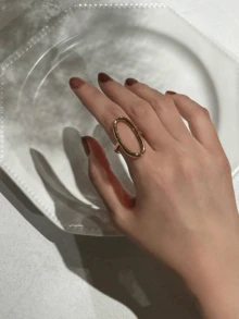 简约优雅的椭圆形细线设计女士戒指，适合休闲、假日、派对、服装搭配，也是送给朋友的生日礼物。 - 線型 - 查看 8