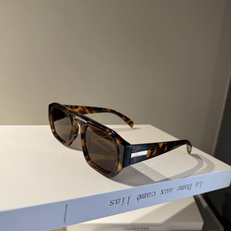 1PC New Vintage Oversized Double Bridge Square Fashion Glasses For Women And Men, Versatile For Outdoor, Parties, Daily Casual Wear Beach Accessories For Women Glasses Shades Fashion Glasses For Women Shades For Ladies Eyeglasses Fall Winter Outfits Beach Accessories Vintage Y2k Basics Business Casual Gifts