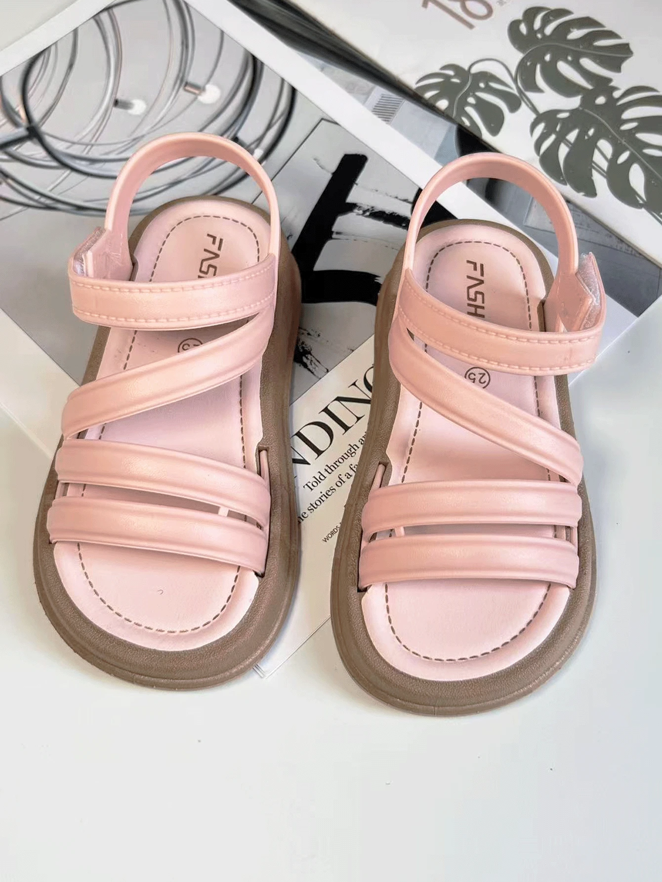 Girls' Summer Fashion Upgraded New Style Open-Toe Youngsters's Shoes Princess Shoes Soft Sole Wear-Resistant Shoes Little Girl Sandals - Pink - View 1