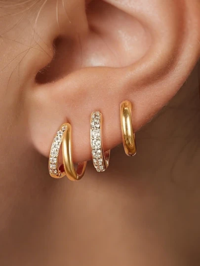 可叠戴的 Huggie 环形耳环，镶嵌方晶锆石，可叠戴耳环和叠戴环圈，适合女士佩戴 - 完美的防过敏轻质珠宝，适合日常佩戴或特殊场合