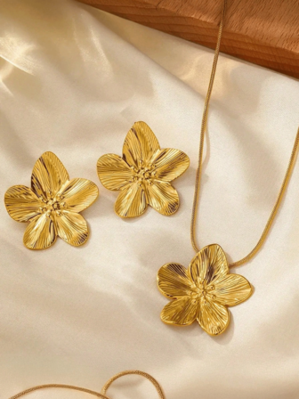 Collar de flor de acero inoxidable dorado de moda, conjunto de collares de flor de cinco pétalos delicados adecuado para uso diario de mujeres, banquetes, regalos de vacaciones