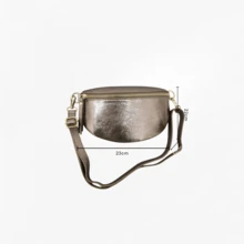 Bolsa de cintura exclusiva em couro metálico brilhante - Elegância moderna em um acessório multifuncional - Feita de couro genuíno de alta qualidade com acabamento refletivo sutil - Alça ajustável (70-130 cm) para uso como bolsa de cintura, bolsa transversal ou bolsa pequena - Design compacto com vários bolsos organizados - Ideal para festas, saídas à noite ou uso diário elegante - Bronze - Ver 3