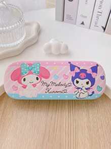 Sanrio Astuccio per occhiali carino con il personaggio Kuromi viola per donna, organizer per gioielli e occhiali da sole rosa con stampa My Melody, resistente e compressibile, accessorio portaocchiali estivo blu Cinnamoroll essenziale per auto e viaggio, portaocchiali da scrivania per scuola e ufficio, articoli Pochacco, regali di gruppo per damigelle, infermiere e insegnanti, regali per ragazze per vacanze e compleanni, articoli autorizzati Sanrio.