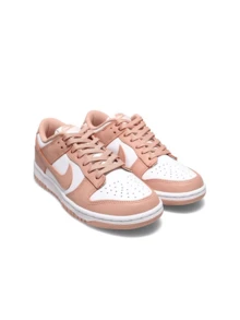 Nike Dunk Low 女式运动鞋 Rose Whisper 经典双色皮革，柔和的夏季色调和舒适的缓冲性能 DD1503-118
