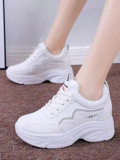 Zapatillas de deporte blancas con cordones en la parte delantera para mujer, zapatillas de cuña bajas con punta redonda y parche gráfico de letras