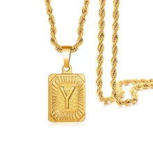 1 Pezzo Collana uomo personalizzata con ciondolo rettangolare in acciaio inossidabile stile hip-hop. Una nuova collana in acciaio al titanio con 26 lettere attorcigliate. L'accessorio non si sbiadisce ed è un regalo di compleanno per l'uso quotidiano.