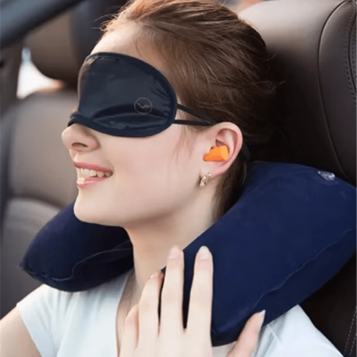 Travesseiro Inflável Almofada Pescoço P/ Viagem Carro Avião Kit 3 Peças Tapa olho Protetor auricular - Multicolorido - Visão 1