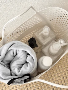 1pc / 2pcs Waterproof Plastic Basket, Bathhouse Carry Basket, Shower Bag Basket Tote For College Dorm Room Essentials Bathroom Gym Camp Quick Dry For Women Men, Bathroom Accessories, Room Decor - Multicolor - View 4