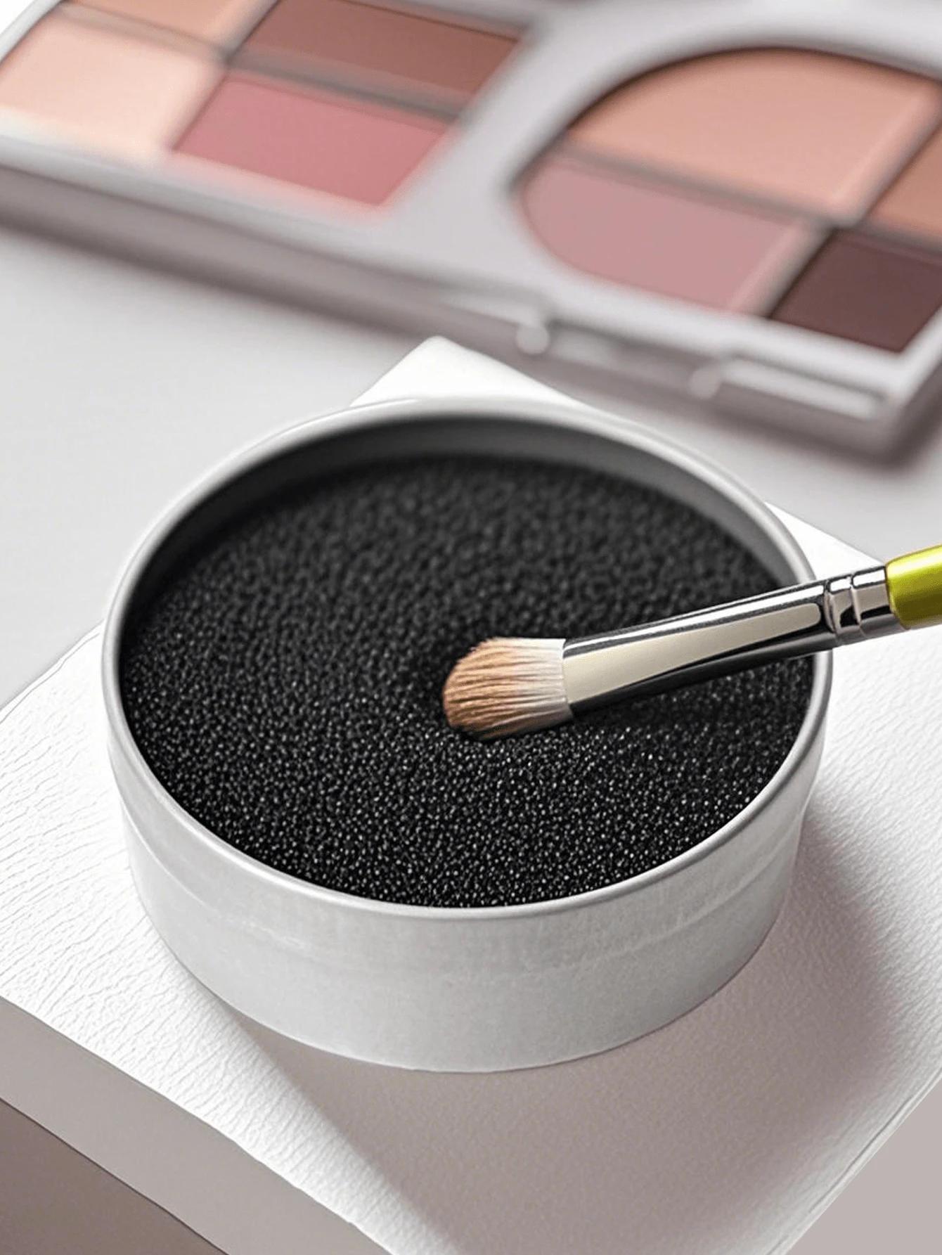 化妆刷清洁剂，用于快速清洁化妆工具，1 件换色眼影干洗盒以及海绵，可重复使用