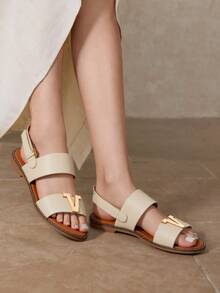 Revreal Summer Bohemian Vintage Slingback Flats – Sandales chics à détails métalliques avec lettres Bohème Élégant Resort Plage Mode Décontracté Loisirs Festival Plein air Été - Beige - Voir 1