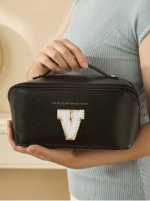 Bolsa de cosméticos de piel sintética impermeable, con bolsa de almacenamiento de cosméticos con letra, bolsa de cosméticos de gran capacidad y de doble capa, bolsa de mujer multifuncional para viajes, neceser, organización y almacenamiento de cosméticos, organización y almacenamiento del baño, esenciales para viajes, esenciales para cruceros, accesorios de viaje, almacenamiento de baño, almacenamiento de joyas, almacenamiento de labiales, almacenamiento de esmaltes de uñas, regalo de Pascua, regalo para dama de honor, regalo del Día de la Madre