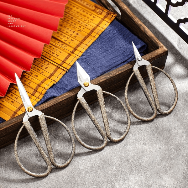 1pc Stainless Steel Vintage Sewing Scissors, Tailor Thread Embroidery Fabric Shear, Household Sewing Accessories, Office Scissors, Retro-Style Mini Scissors For School