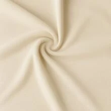 Maglietta a girocollo in maglia a maniche corte da uomo beige con bordi a righe rosse e nere sul colletto e sui polsini - in morbida maglia, comoda e di stile per l'uso quotidiano casual, le uscite del fine settimana e le occasioni casual-eleganti