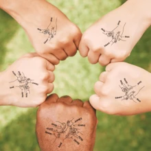 定制临时纹身，父亲节礼物创意，个性化姓名派对纹身，孙辈送的牵手爸爸/妈妈/祖父/祖母礼物，定制姓名纹身，派对纹身，定制家庭纹身贴纸，圣诞装饰，父亲节礼物，新年礼物