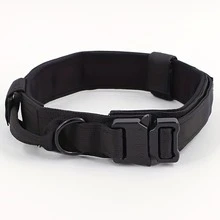 1 件带手柄的狗项圈，适用于大型/中型犬的战术训练狗项圈，提供良好的控制力和舒适度，提供项圈和牵引绳套装，可调节战术牵引绳长度，防止突然拉扯