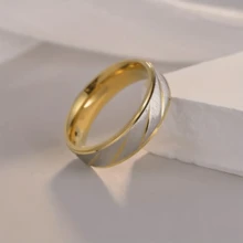 1 件不锈钢情侣戒指，金色波浪图案订婚结婚戒指珠宝礼物，适合男女 - men - 查看 4