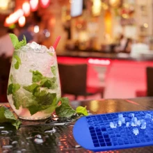 160孔硅胶冰格，迷你硅胶冰格，冷冻迷你冰格，硅胶折叠冰模，破冰器冰格，家用快速冷冻制冰器，夏季必备硅胶制冰器 - 彩色 - 查看 5