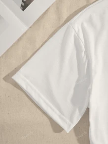 Camiseta suave y versátil para mujer con elegante estampado de letra "MILANO ITALY" - Cuello redondo cómodo, top casual de manga corta para todas las estaciones, camiseta versátil | Top con fuente de guión | Diseño simple