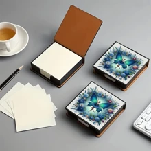 Confezione decorativa di adesivi non cristallini, in stile artistico, utilizzabile per conservare note e decorare la scrivania. Le note adesive sono composte da 160 pagine firmate, una cancelleria versatile per note, compiti e uso quotidiano.