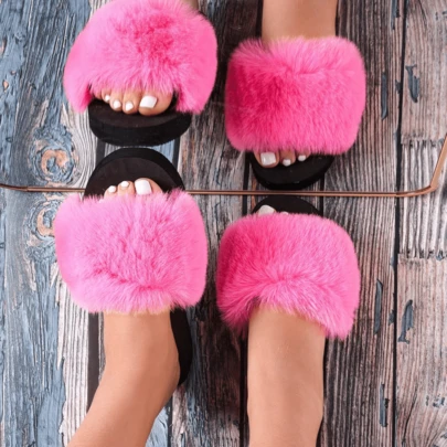 四季舒适，女士时尚毛绒拖鞋，蓬松装饰单带拖鞋春夏女士凉鞋，夏季可手洗织物鞋面和鞋垫，舒适家居鞋