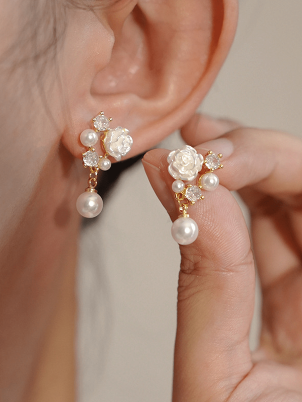 1 Pair Vintage White Flower & Pearl Elegant Drop Earrings, Suitable For Banquet And Wedding
