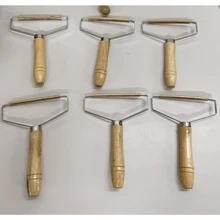 Strumento rimuovi peli per animali, spazzola per la pulizia di peli e lanugine con lame in metallo, pettine manuale per maglioni che pulisce efficacemente tappeti, vestiti e decorazioni per la casa