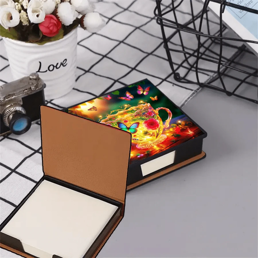 Scatola con adesivi decorativi non in diamante, con motivo artistico, utilizzabile per conservare note e decorare la scrivania. Le note autoadesive includono 160 pagine personalizzabili, adatte per la registrazione quotidiana di idee, attività e articoli da cancelleria in genere.