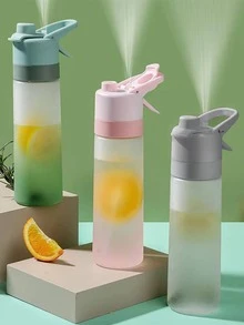 22oz/650ml Spray Cup, Gradient Sports Water Bottle, Portable Sports Water Bottle With Spray And Cooling Mist Function, Made Of PC Material, No Need To Charge - Perfect For Office, School, Gym, Hiking, Camping And Outdoor Activities, Essential Back To School Item