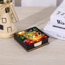 Scatola con adesivi decorativi non in diamante, con motivo artistico, utilizzabile per conservare note e decorare la scrivania. Le note autoadesive includono 160 pagine personalizzabili, adatte per la registrazione quotidiana di idee, attività e articoli da cancelleria in genere.