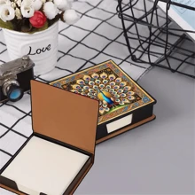 Scatola decorativa per appunti senza diamanti, stile artistico, può essere usata per conservare note e decorare la scrivania. Il blocco notes adesivo include 160 pagine firmate, che è una cartoleria generale adatta per la registrazione quotidiana di idee, attività, ecc.