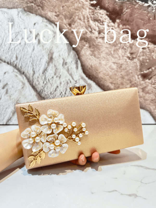 1PC Luxury Women Wedding Party Handbags And Purse Pearl Flower Clutch Bag For Women Elegant Rhinestone Wedding Evening Purse With Chain, Suitable For Formal Occasions Like Dinner Party, Wedding, Banquet, As Gift For Women