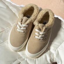 Vans Authentic 羊羔绒保暖低帮休闲运动鞋，男女通用 - 卡其色 - 查看 4