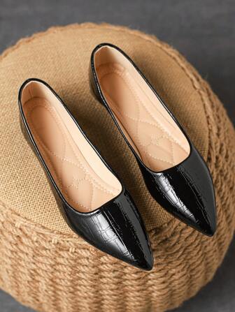 2025年秋季女士黑色皮革软底休闲平底鞋，舒适办公室工作鞋