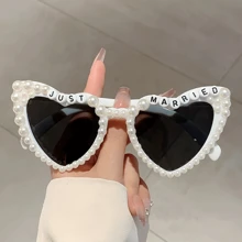 1 pièce Lunettes de mode en forme de cœur pour femmes avec décoration de fausses perles, lunettes de style mariage de couleur unie avec lettrage "FUTURE MARIÉE", lunettes commémoratives de mariage, cadeau décoratif